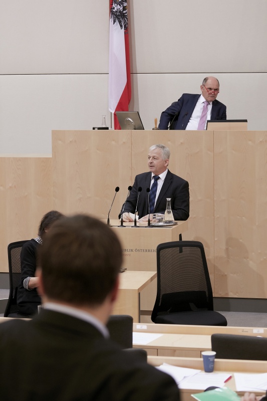 Am Rednerpult Nationalratsabgeordneter Nikolaus Prinz (V)