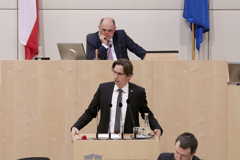 Am Rednerpult Nationalratsabgeordneter Joachim Schnabel (V)