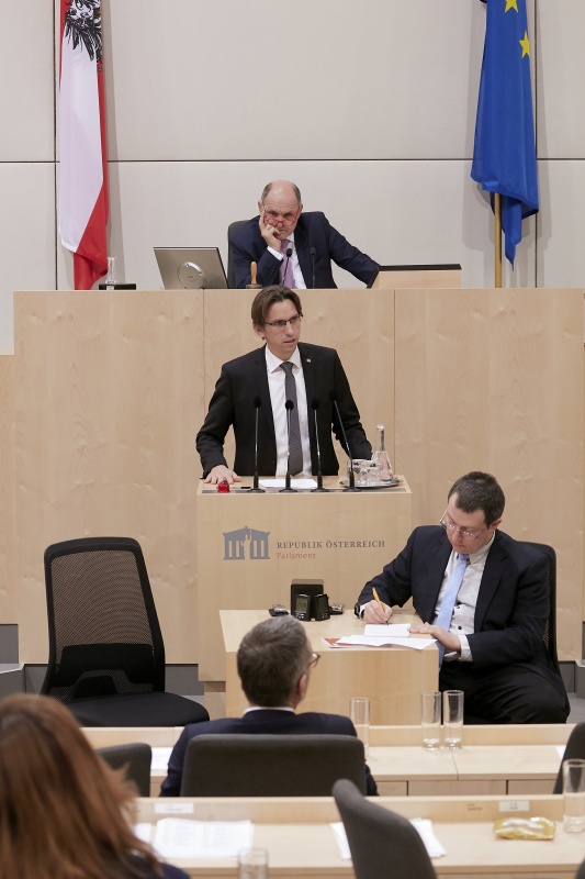 Am Rednerpult Nationalratsabgeordneter Joachim Schnabel (V)