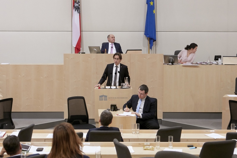 Am Rednerpult Nationalratsabgeordneter Joachim Schnabel (V)