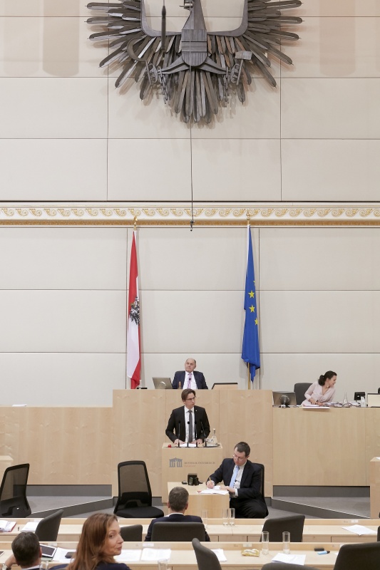 Am Rednerpult Nationalratsabgeordneter Joachim Schnabel (V)