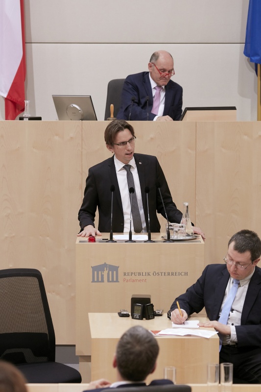 Am Rednerpult Nationalratsabgeordneter Joachim Schnabel (V)