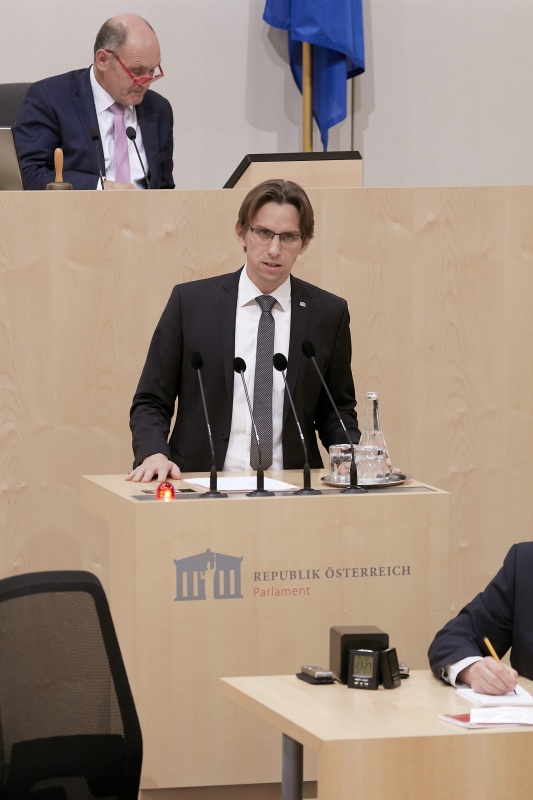 Am Rednerpult Nationalratsabgeordneter Joachim Schnabel (V)