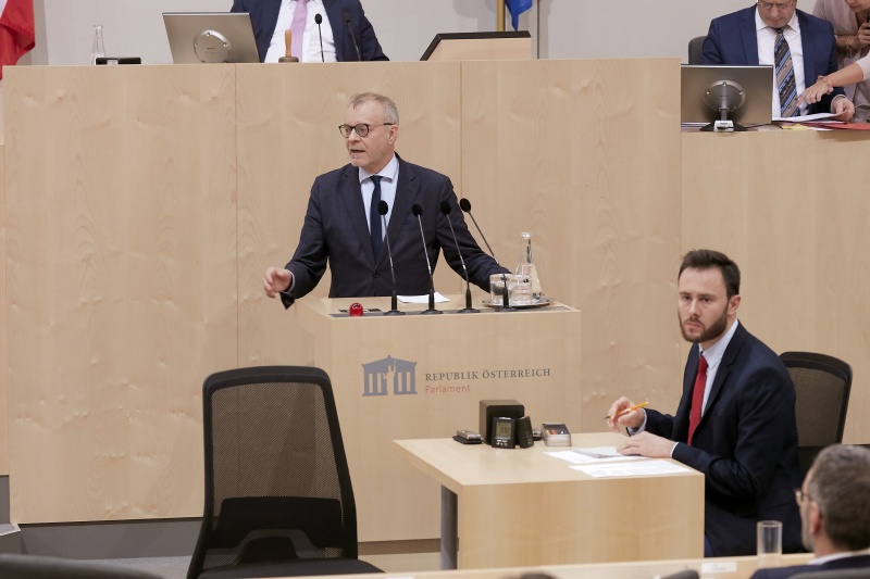 Am Rednerpult Nationalratsabgeordneter Harald Troch (S)