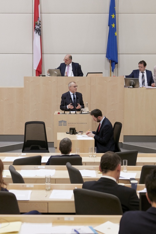 Am Rednerpult Nationalratsabgeordneter Harald Troch (S)