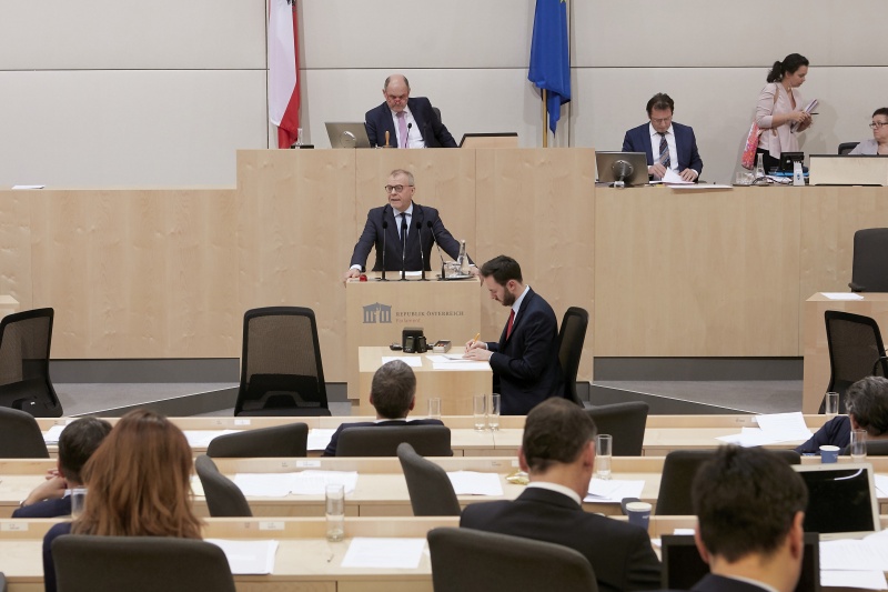 Am Rednerpult Nationalratsabgeordneter Harald Troch (S)