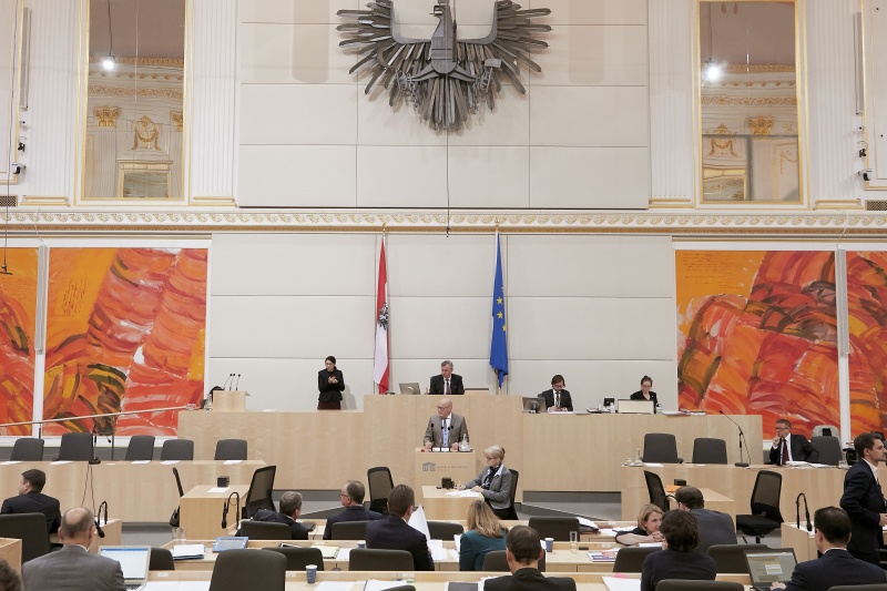 Am Rednerpult Nationalratsabgeordneter Laurenz Pöttinger (V)