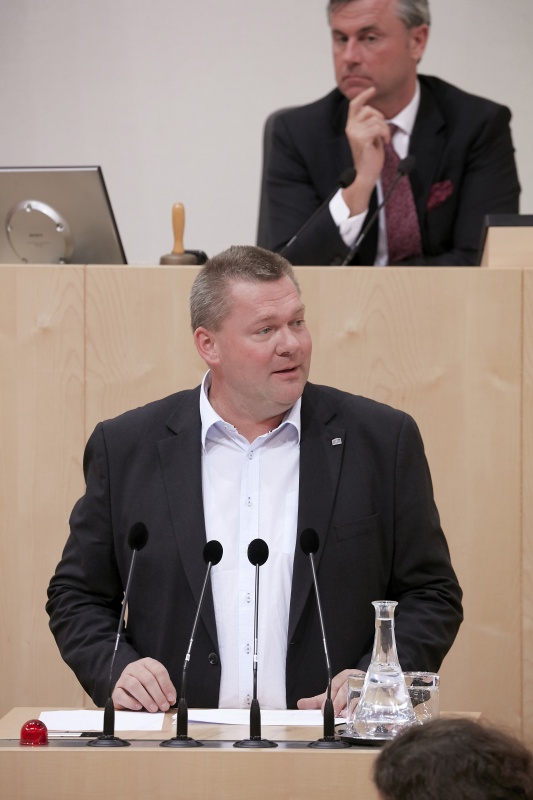 Am Rednerpult Nationalratsabgeordneter Michael Seemayer (S)