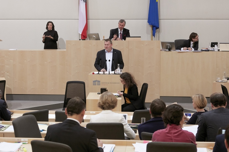 Am Rednerpult Nationalratsabgeordneter Michael Seemayer (S)