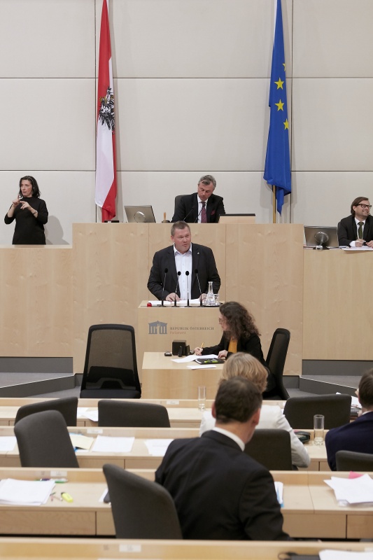 Am Rednerpult Nationalratsabgeordneter Michael Seemayer (S)