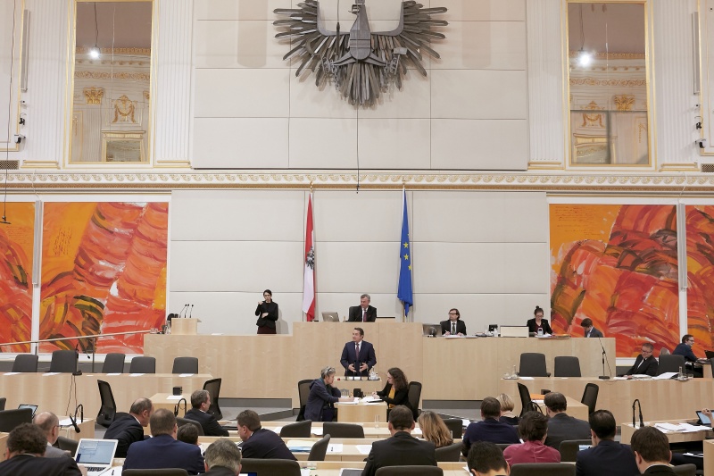 Am Rednerpult Nationalratsabgeordneter Norbert Sieber (V)