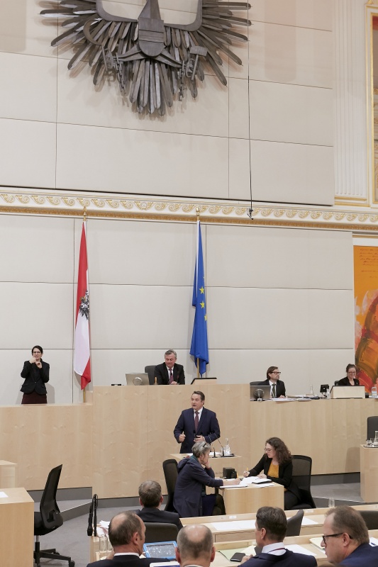 Am Rednerpult Nationalratsabgeordneter Norbert Sieber (V)