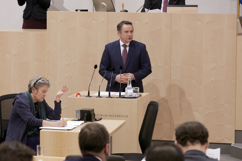 Am Rednerpult Nationalratsabgeordneter Norbert Sieber (V)