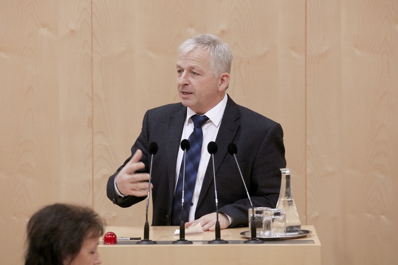 Am Rednerpult Nationalratsabgeordneter Nikolaus Prinz (V)