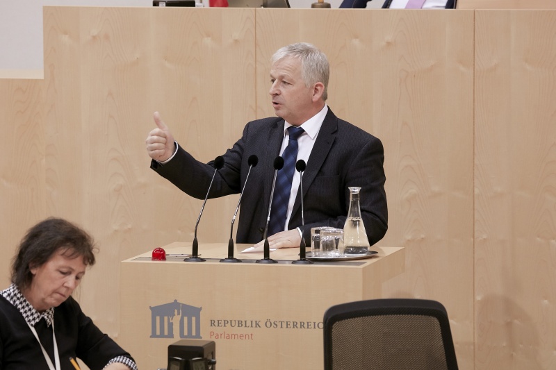 Am Rednerpult Nationalratsabgeordneter Nikolaus Prinz (V)