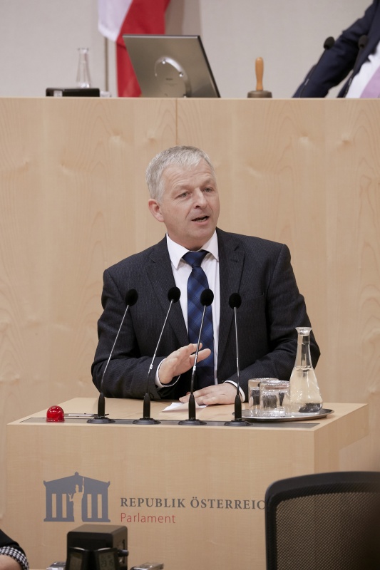 Am Rednerpult Nationalratsabgeordneter Nikolaus Prinz (V)