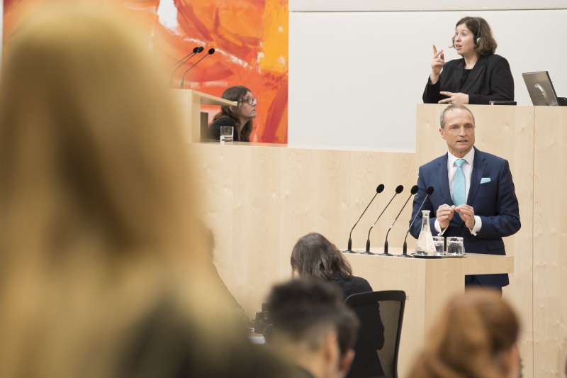 Am Rednerpult: Nationalratsabgeordneter Wolfgang Gerstl (V)