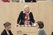 Am Rednerpult: MEP Angelika Winzig (V)