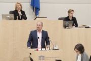 Am Rednerpult Europaabgeordneter Andreas Schieder (S)