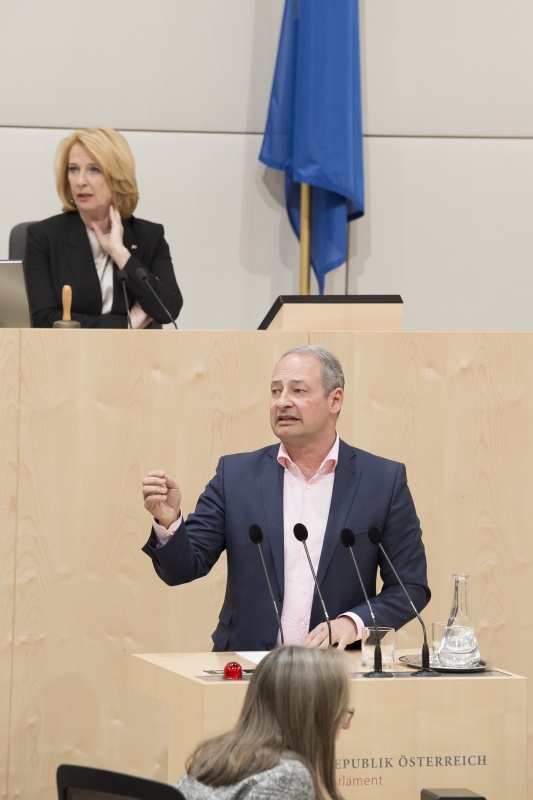 Am Rednerpult: MEP Andreas Schieder (S)
