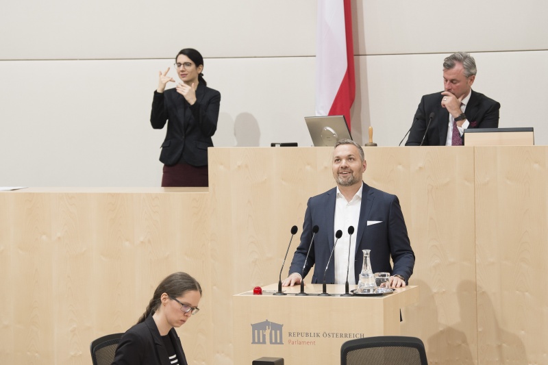 Am Rednerpult: Nationalratsabgeordneter Alexander Melchior (V)