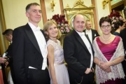 Von links: Botschafter der Bundesrepublik Deutschland in Österreich Ralf Beste und seine Gattin Frau Karin Knieke, Nationalratspräsident Wolfgang Sobotka (V) mit Gattin Marlies Sobotka