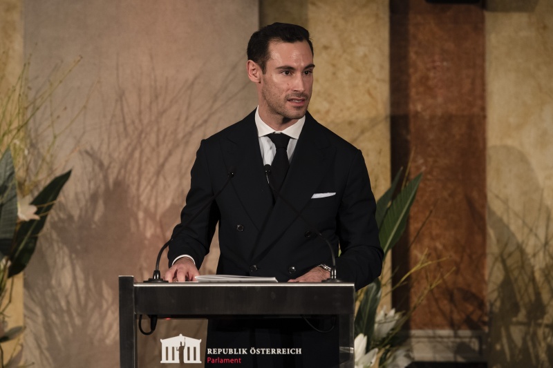 Am Rednerpult: Generalsekretär der Israelitischen Kultusgemeinde Wien Benjamin Nägele