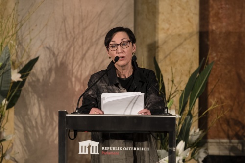 Am Rednerpult: Direktorin des Instituts für jüdische Geschichte  Österreichs Martha Keil