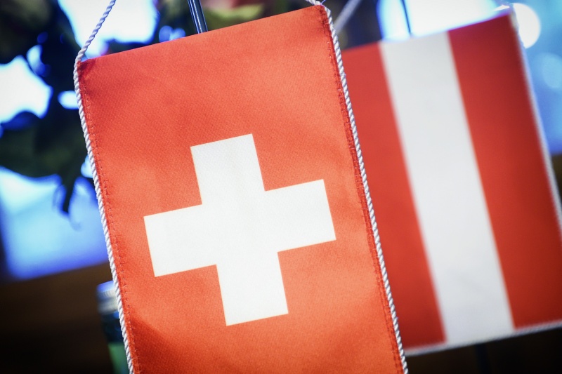 Tischfahnen Schweiz - Österreich