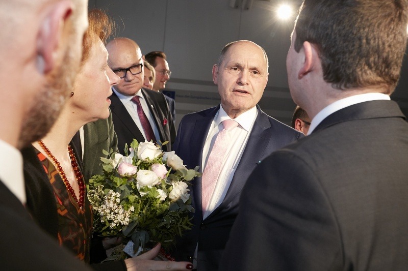Nationalratspräsident Wolfgang Sobotka (V) und Bundesratspräsident Robert Seeber (V) im Gespräch mit VeranstaltungsteilnehmerInnen