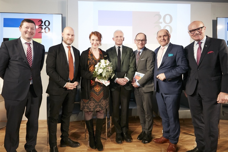 Von rechts: Bundesratspräsident Robert Seeber (V), Nationalratspräsident Wolfgang Sobotka (V), Moderator Gerald Gross, Stefan Lehne Carnegie Europe Brüssel, Ulrike Guérot Donau Universität, Genralsekretär der Österreichischen Gesellschaft für Europapolitik Paul Schmidt, Leiter der Vertretung der Europäischen Komission in Österreich Martin Selmayr