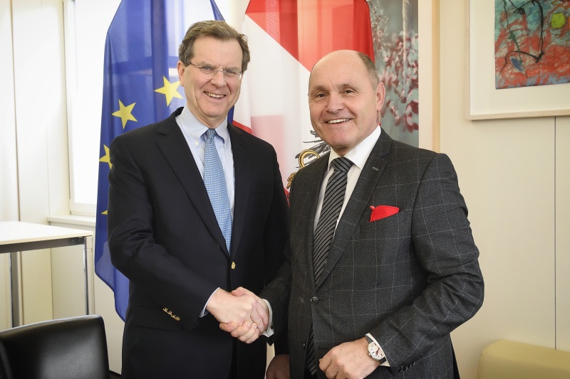 Von links: CEO American Jewish Committee David Harris, Nationalratspräsident Wolfgang Sobotka (V)
