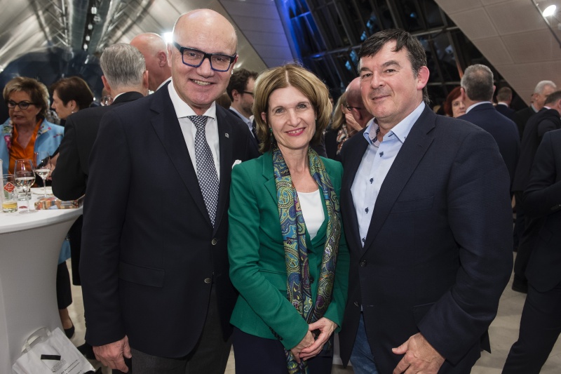 Von links: Bundesratspräsident Robert Seeber (V), Bundesratsvizepräsidentin Andrea Eder-Gitschthaler (V), Bundesratsvizepräsident Michael Wanner (S)