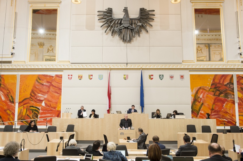 Am Rednerpult: Bundesrat Horst Schachner (S)