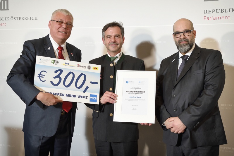 Von links: Gerhard Kubiczek, Preisträger Manfred Aster, Präsident Stellvertreter des BVRD Clemens Kaltenberger