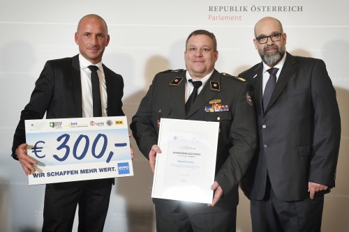 Von links: Marcel Kohl-Peterke, Preisträger Harald Fischer, Präsident Stellvertreter des BVRD Clemens Kaltenberger