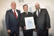 Von links: Gerhard Kubiczek, Preisträger Manfred Aster, Präsident Stellvertreter des BVRD Clemens Kaltenberger