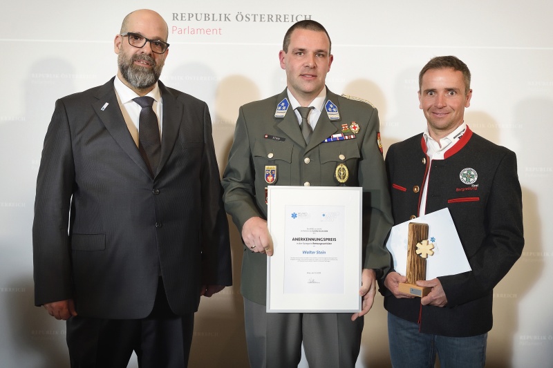 Von links: Präsident Stellvertreter des BVRD Clemens Kaltenberger, Preisträger Walter Stein, Preisträger Markus Isser