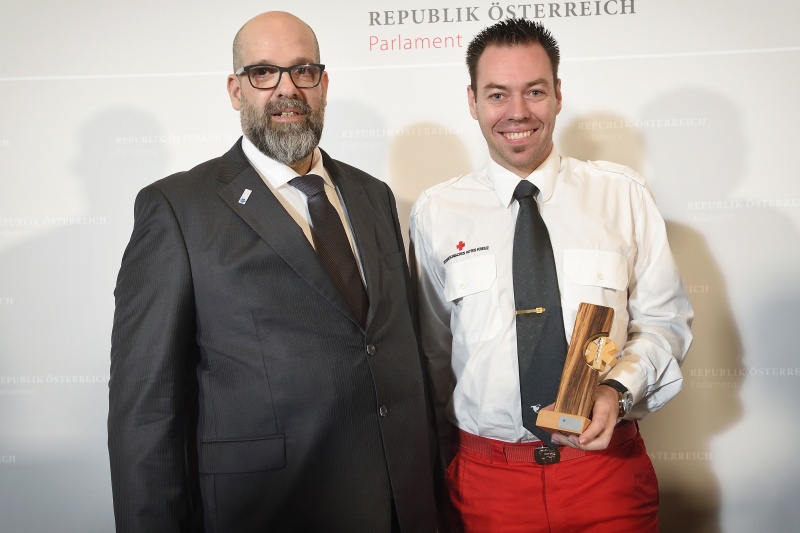 Von links: Präsident Stellvertreter des BVRD Clemens Kaltenberger, Preisträger Mario Gasser