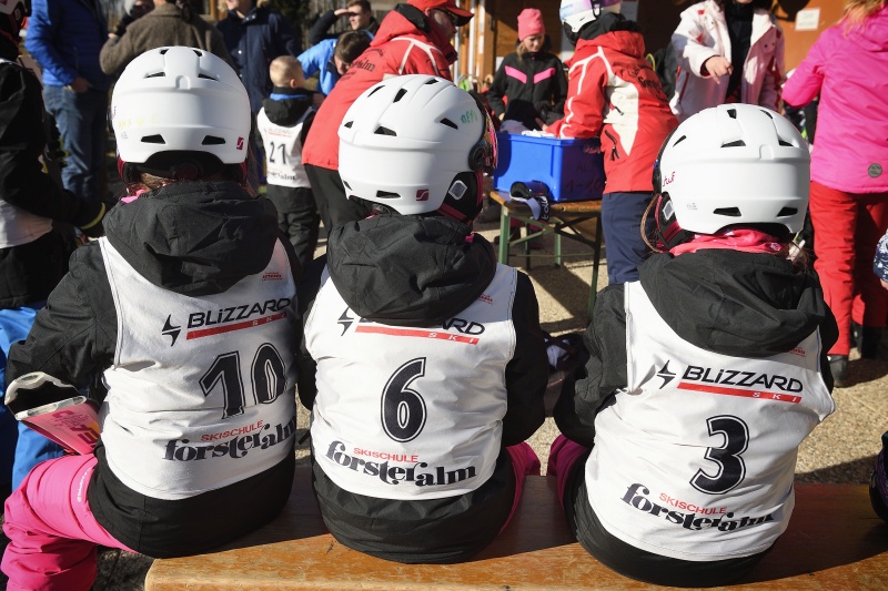 Waiserkinder aus Russland und der Ukraine beim Abschlussrennen und Siegerehrung