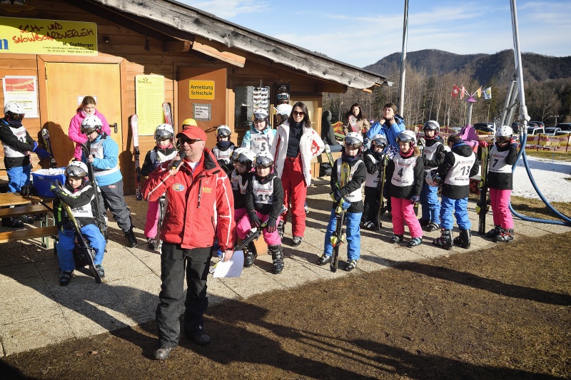 Waiserkinder aus Russland und der Ukraine beim Abschlussrennen und Siegerehrung