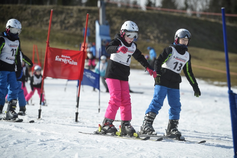Waiserkinder aus Russland und der Ukraine beim Abschlussrennen und Siegerehrung