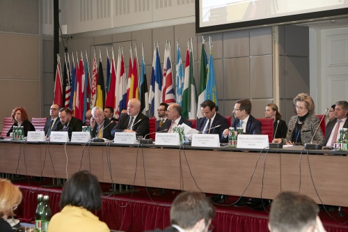 Rede von OSZE-PV Präsident George Tsereteli (4. von links)