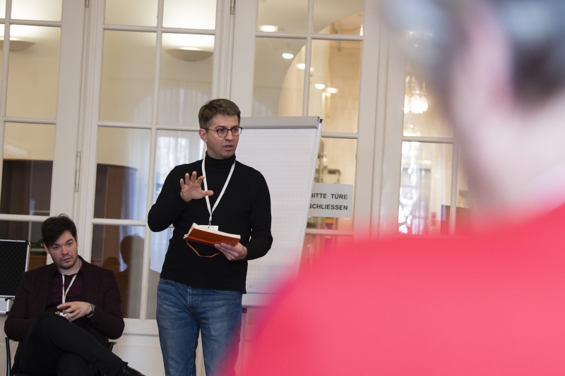 Bildmitte: ELGA Geschäftsführer Franz Leisch. Blick Richtung VeranstaltungsteilnehmerInnen