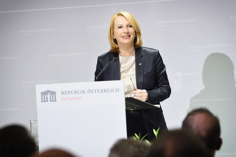 Zweite Nationalratspräsidentin Doris Bures (S) bei der Begrüßung