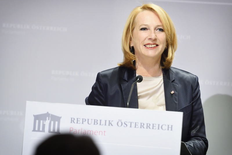 Zweite Nationalratspräsidentin Doris Bures (S) bei der Begrüßung