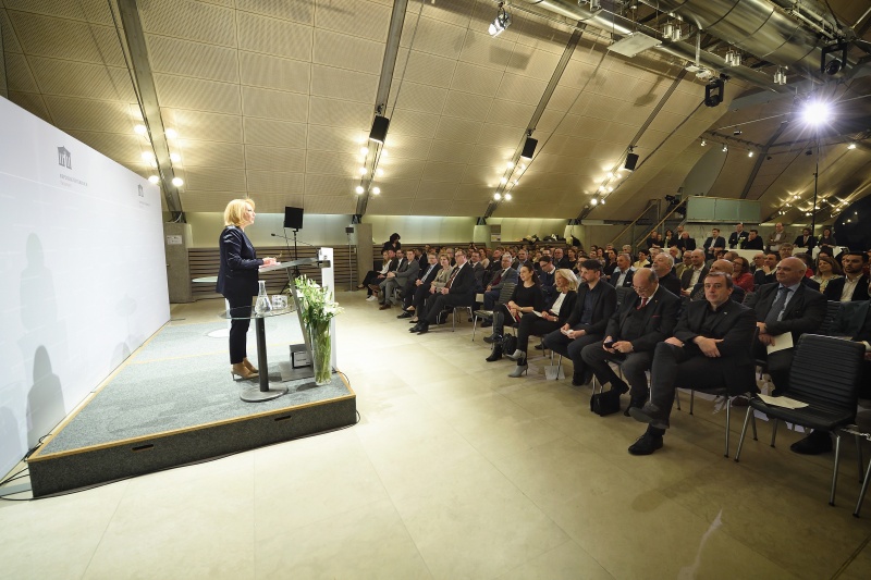 Zweite Nationalratspräsidentin Doris Bures (S) bei der Begrüßung