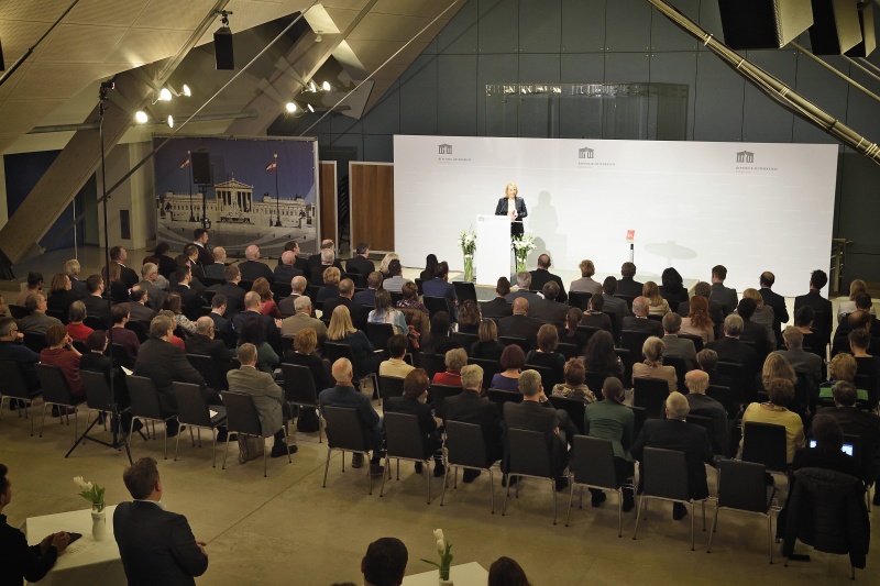 Zweite Nationalratspräsidentin Doris Bures (S) bei der Begrüßung