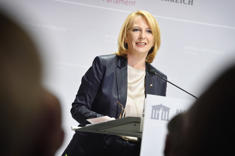 Zweite Nationalratspräsidentin Doris Bures (S) bei der Begrüßung