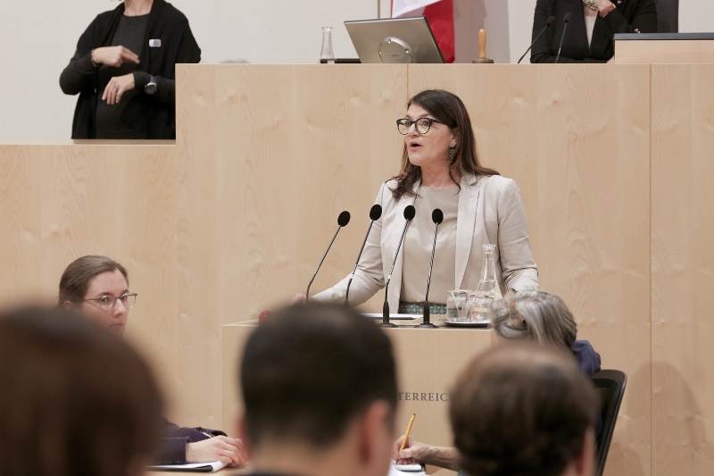 Am Rednerpult Nationalratsabgeordnete Alexandra Tanda (V)